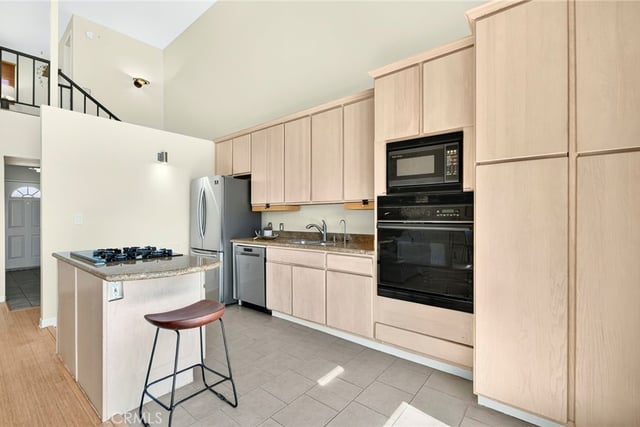 4660 Coldwater Canyon Avenue 20, Studio City, CA 91604 — photo 14 of 47