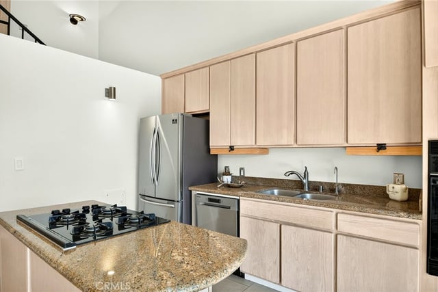 4660 Coldwater Canyon Avenue 20, Studio City, CA 91604 — photo 15 of 47