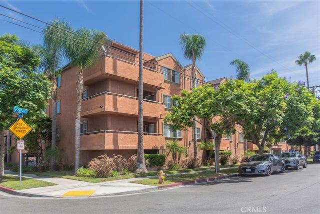 2507 E 15th Street 214, Long Beach, CA 90804 — photo 2 of 35