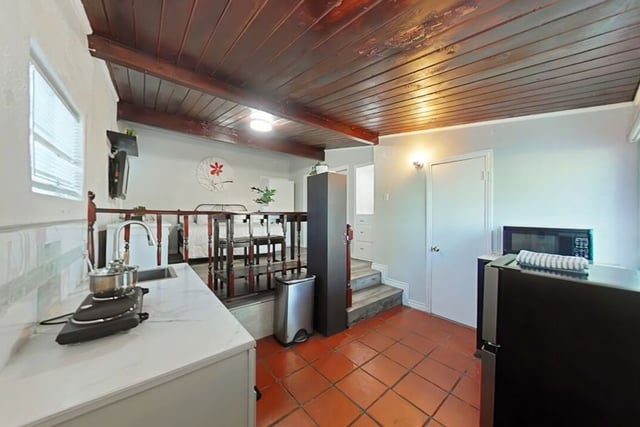 8731 Colbath Avenue, Los Angeles, CA 91402 — photo 24 of 42