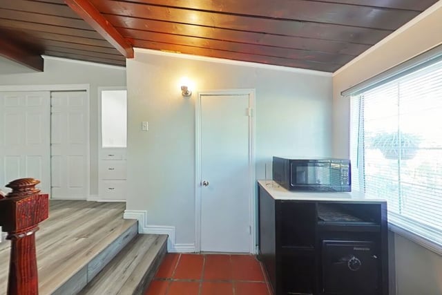 8731 Colbath Avenue, Los Angeles, CA 91402 — photo 25 of 42