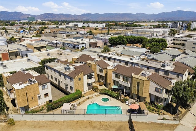 14715 Saticoy 9, Van Nuys, CA 91405 — photo 27 of 29