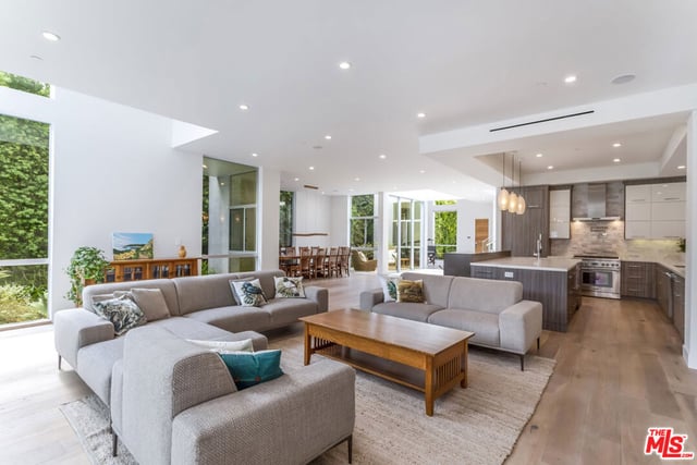 3728 S Barrington Avenue, Los Angeles, CA 90066 — photo 11 of 49