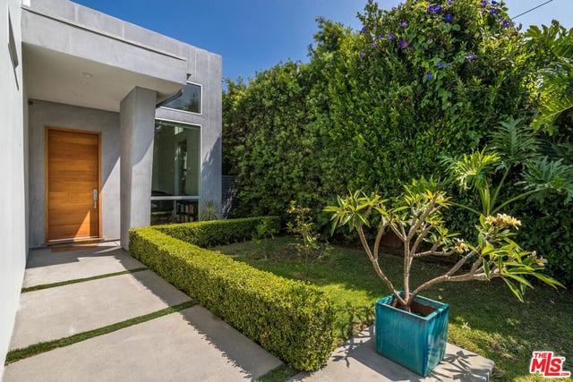 3728 S Barrington Avenue, Los Angeles, CA 90066 — photo 4 of 49