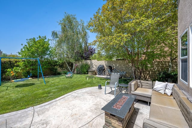28315 Maitland, Saugus, CA 91350 — photo 27 of 34
