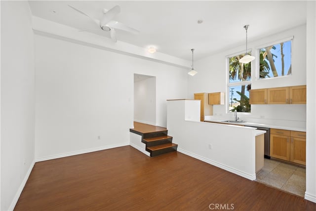 323 E Dayman 3, Long Beach, CA 90806 — photo 2 of 14