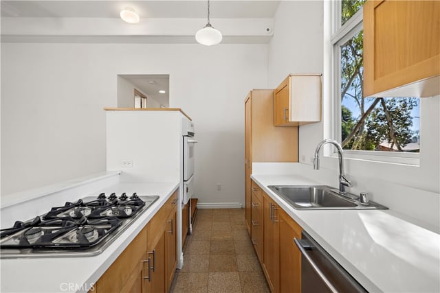 323 E Dayman 3, Long Beach, CA 90806 — photo 5 of 14