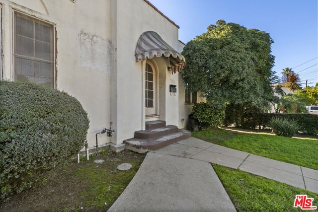 1720 Orchard Avenue, Glendale, CA 91206 — photo 11 of 50
