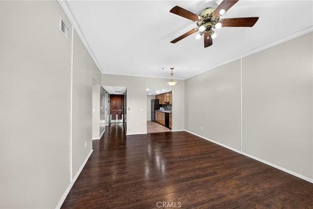 11124 Burbank Boulevard 108, North Hollywood, CA 91601 — photo 4 of 46