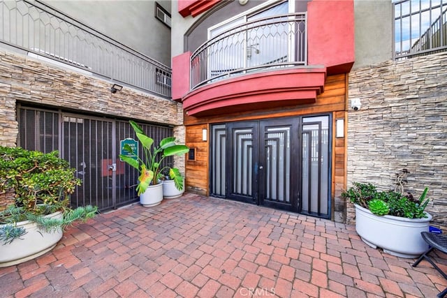 11124 Burbank Boulevard 108, North Hollywood, CA 91601 — photo 44 of 46
