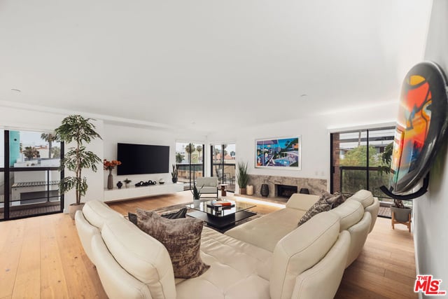 1133 5th Street 204, Santa Monica, CA 90403 — photo 4 of 23