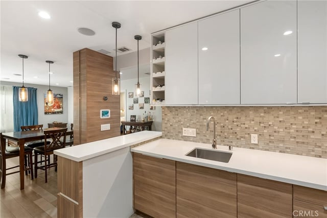 21 7th Place 510, Long Beach, CA 90802 — photo 10 of 48