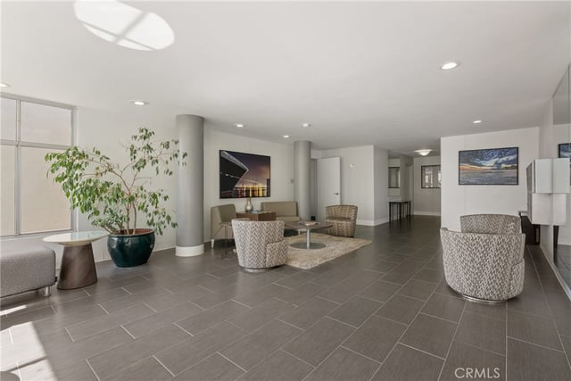 21 7th Place 510, Long Beach, CA 90802 — photo 28 of 48