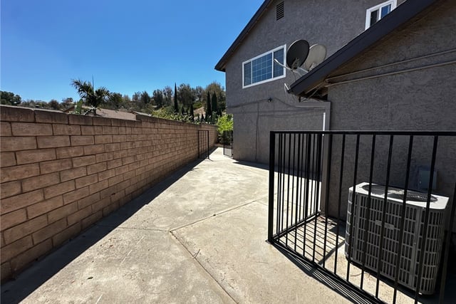 15156 Mcintyre Street, Sylmar, CA 91342 — photo 31 of 32