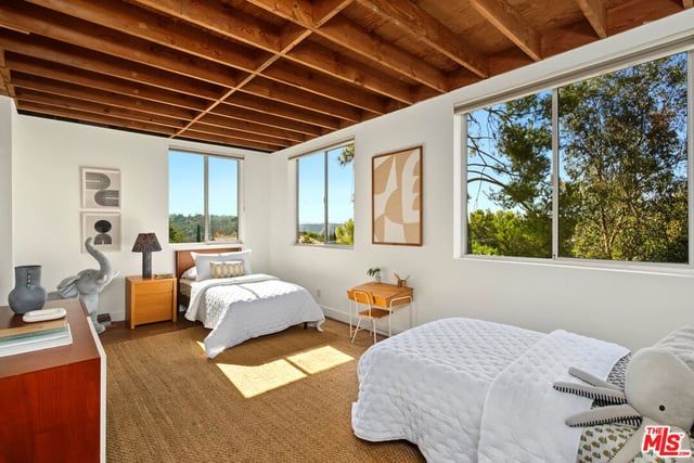 23685 Clover Trail, Calabasas, CA 91302 — photo 4 of 36