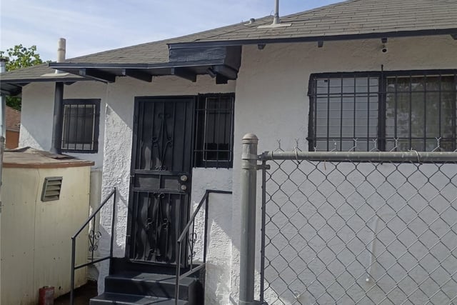 1580 E 45th Street, Los Angeles, CA 90011 — photo 2 of 5