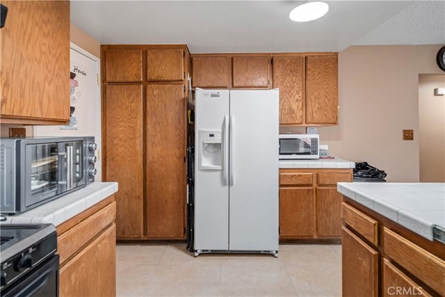 2052 E Avenue R12, Palmdale, CA 93550 — photo 11 of 29