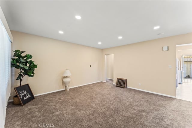 1024 Leonard Avenue, Los Angeles, CA 90022 — photo 11 of 28