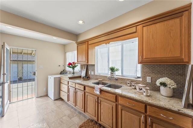 1024 Leonard Avenue, Los Angeles, CA 90022 — photo 17 of 28