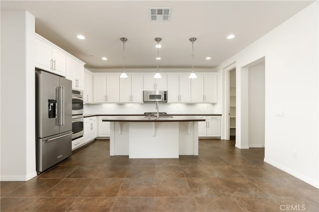 22545 Breakwater Way, Saugus, CA 91350 — photo 4 of 32
