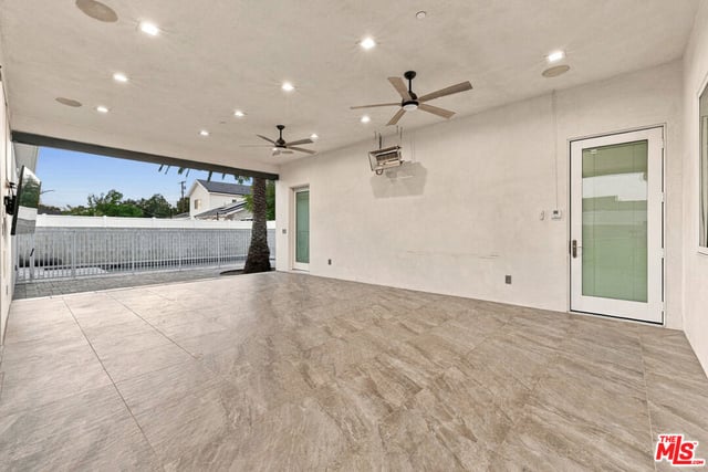 6729 Radford Avenue, North Hollywood, CA 91606 — photo 5 of 33