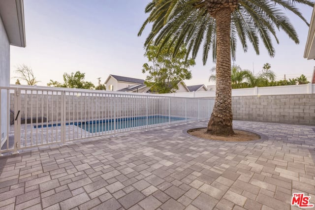 6729 Radford Avenue, North Hollywood, CA 91606 — photo 7 of 33