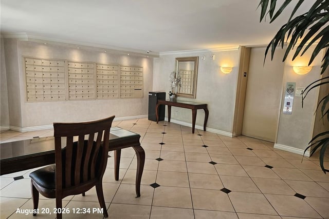 11645 Montana Avenue 110, Los Angeles, CA 90049 — photo 14 of 21