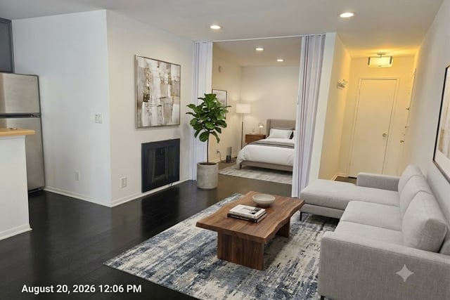 11645 Montana Avenue 110, Los Angeles, CA 90049 — photo 4 of 21