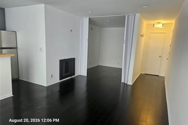 11645 Montana Avenue 110, Los Angeles, CA 90049 — photo 5 of 21
