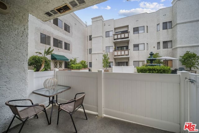 17914 Magnolia Boulevard 130, Encino, CA 91316 — photo 18 of 28