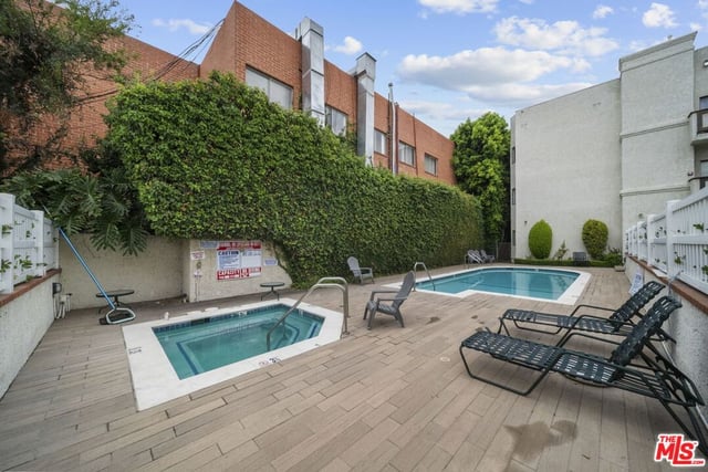 17914 Magnolia Boulevard 130, Encino, CA 91316 — photo 23 of 28
