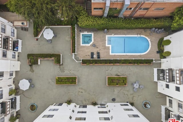 17914 Magnolia Boulevard 130, Encino, CA 91316 — photo 25 of 28