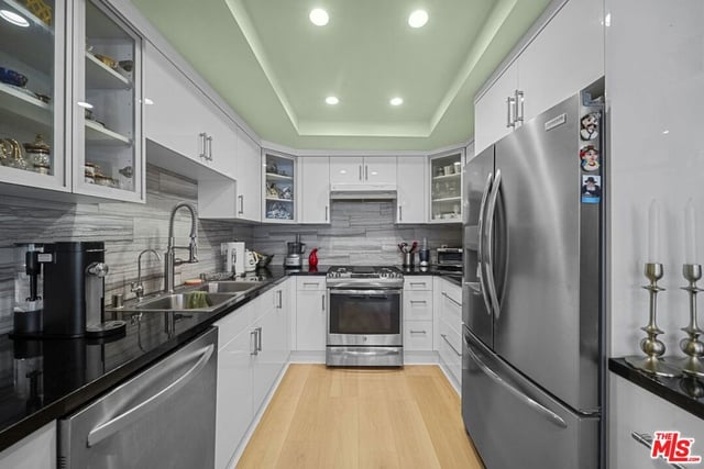 17914 Magnolia Boulevard 130, Encino, CA 91316 — photo 7 of 28