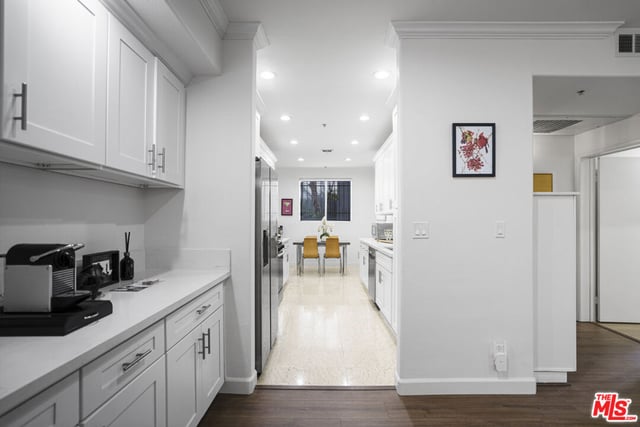 333 Westminster Avenue 104, Los Angeles, CA 90020 — photo 12 of 50