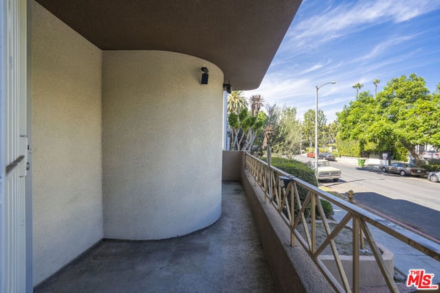 333 Westminster Avenue 104, Los Angeles, CA 90020 — photo 32 of 50
