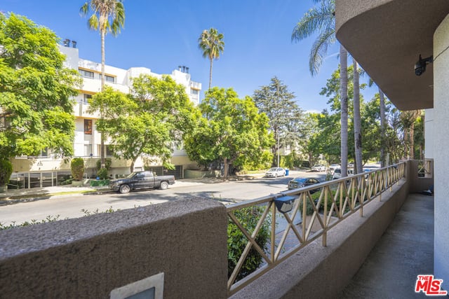 333 Westminster Avenue 104, Los Angeles, CA 90020 — photo 33 of 50