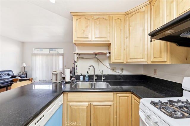32 Brownfield Lane, Pomona, CA 91766 — photo 10 of 30