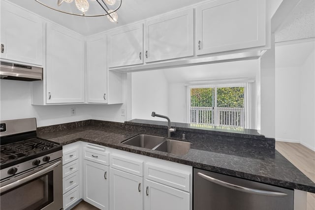 7131 Farralone 46, Canoga Park, CA 91303 — photo 5 of 16
