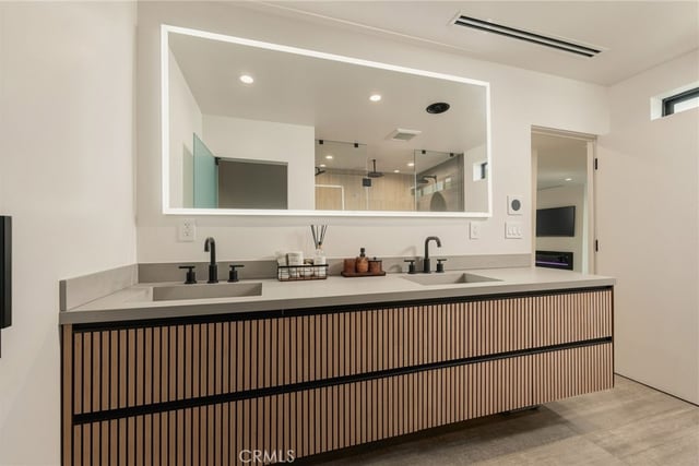 23501 Berdon Street, Woodland Hills, CA 91367 — photo 12 of 43