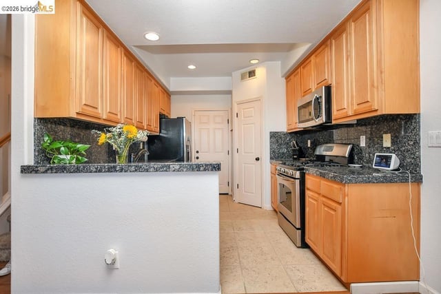 231 Washington Dr, Brentwood, CA 94513 — photo 9 of 24