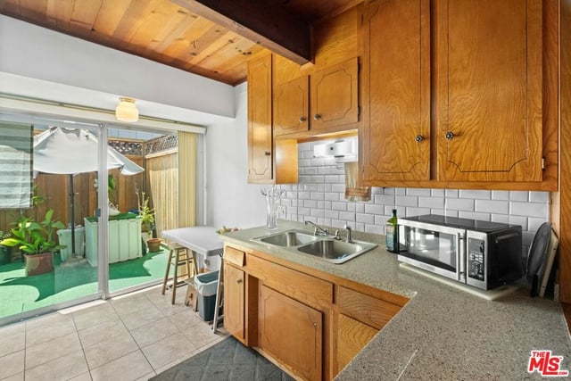 4040 Grand View Boulevard 60, Los Angeles, CA 90066 — photo 10 of 25