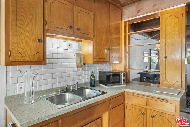 4040 Grand View Boulevard 60, Los Angeles, CA 90066 — photo 8 of 25
