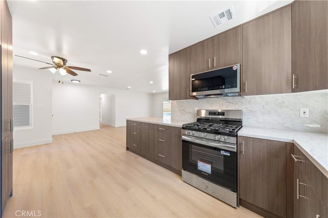 1020 Whitcomb, Simi Valley, CA 93065 — photo 10 of 32