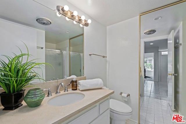 17253 Palisades Circle, Los Angeles, CA 90272 — photo 13 of 35
