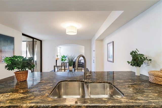 740 N Kings Road 208, Los Angeles, CA 90069 — photo 9 of 26