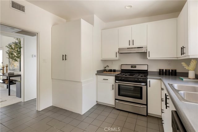 2054 Kenilworth, Los Angeles, CA 90039 — photo 13 of 32