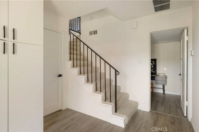 2054 Kenilworth, Los Angeles, CA 90039 — photo 17 of 32