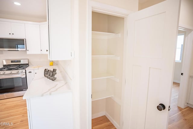 1125 W 2nd Street, Oxnard, CA 93030 — photo 14 of 38
