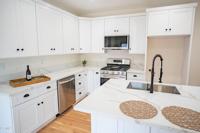 1135 W 2nd Street, Oxnard, CA 93030 — photo 11 of 34