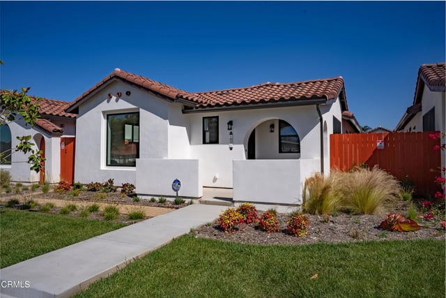 1135 W 2nd Street, Oxnard, CA 93030 — photo 3 of 34